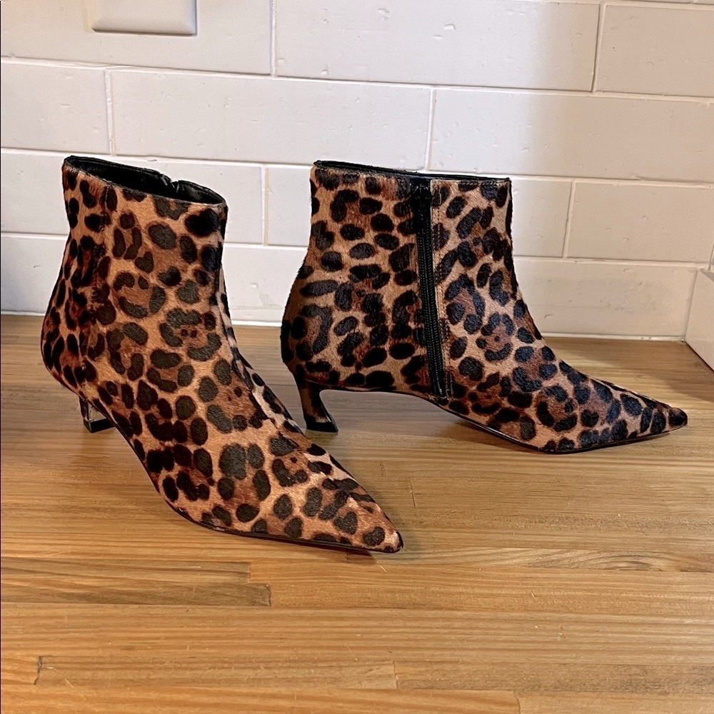 Gianni Bini Georgina Leopard Print Calf Hair Pointed Toe Booties Size 7.5 NWOB